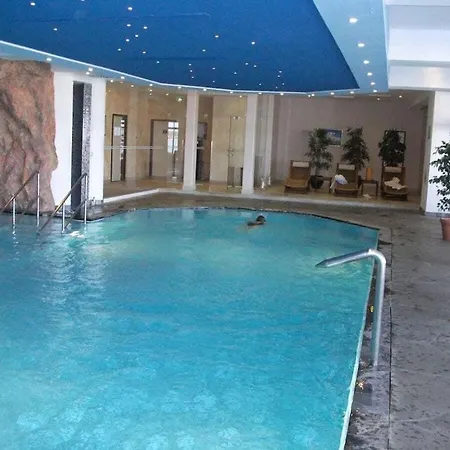 In With Swimming Pool * Balm